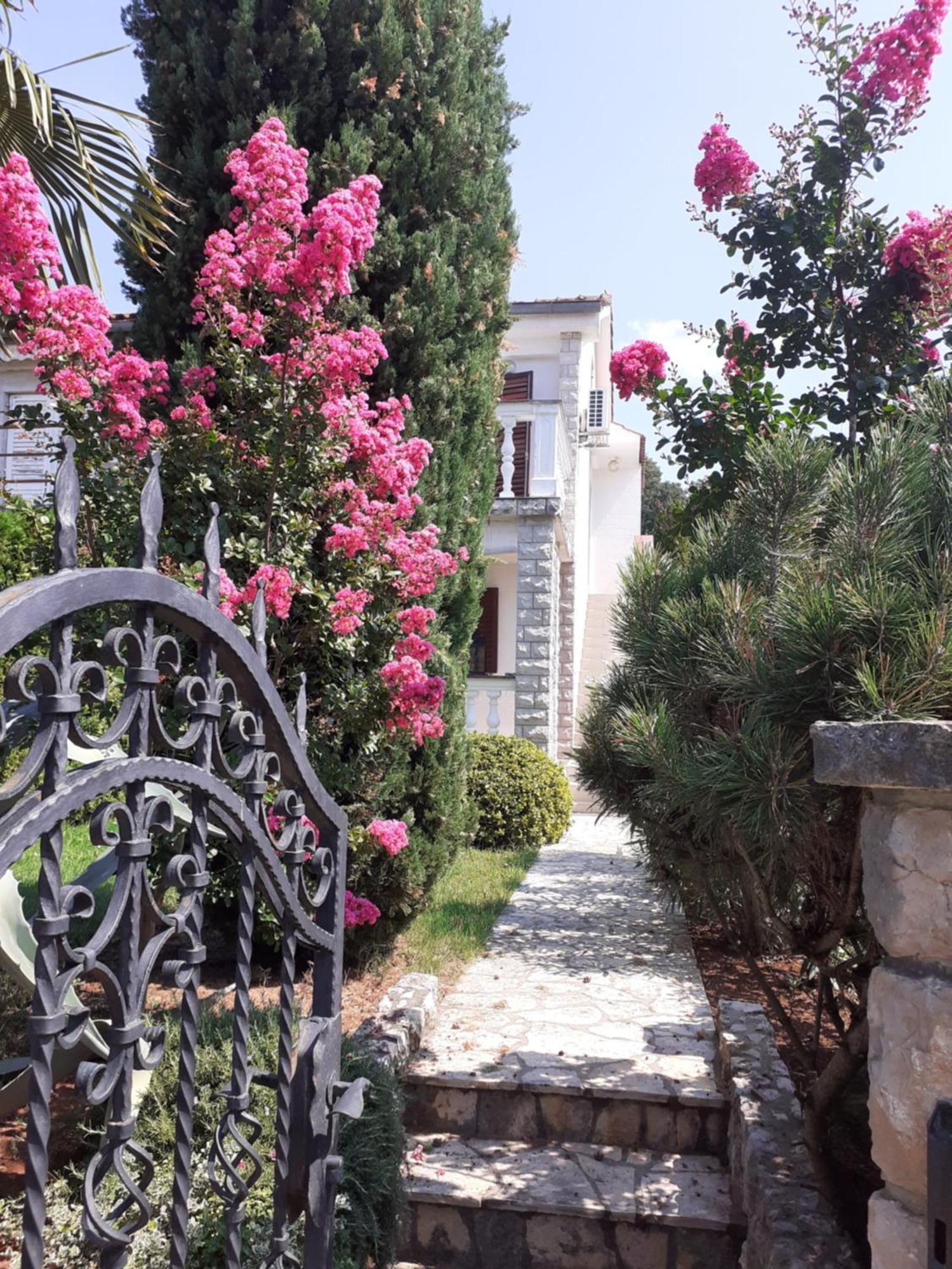 Holiday Home On Island Of Krk Malinska Exterior foto